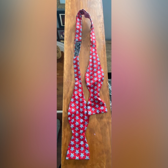 Vineyard Vines men’s bow tie - Picture 3 of 3